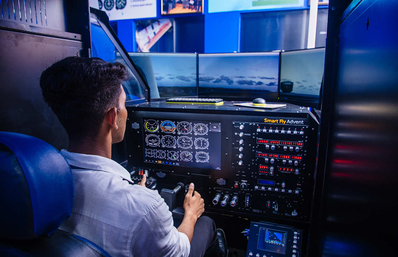 FLIGHT SIMULATOR
